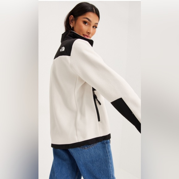 The North Face Women’s Denali jacket - Picture 6 of 11